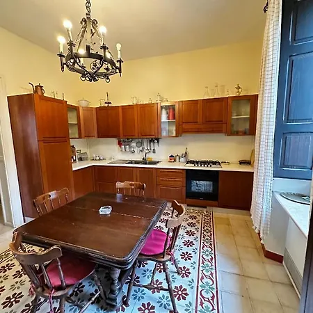 Elegante Nel Cuore Del Barocco Lägenhet