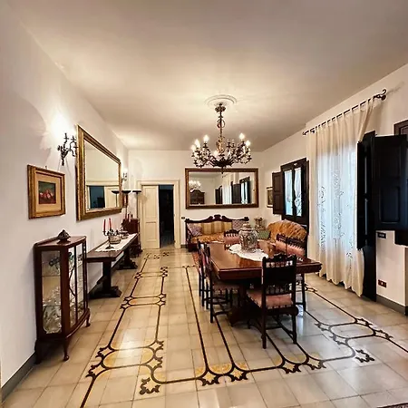 Elegante Nel Cuore Del Barocco Lägenhet